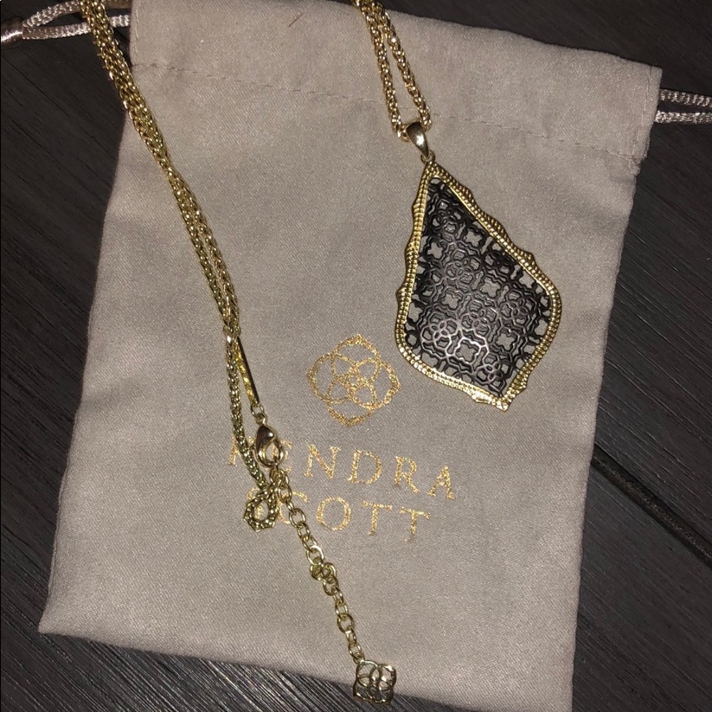 Long Kendra Scott necklace